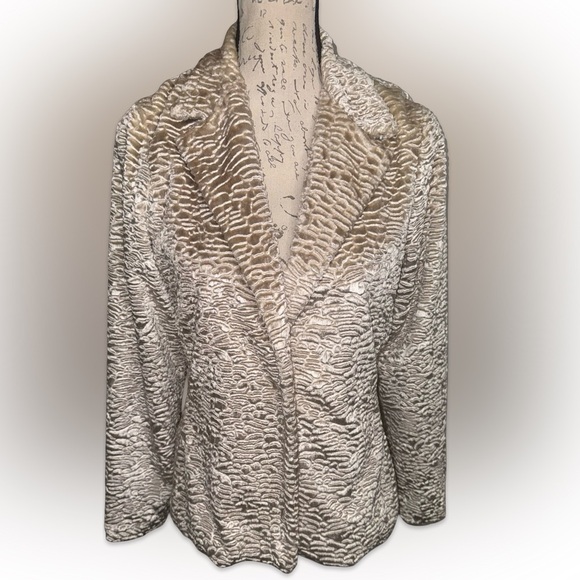 Wendy Hil Blazer - Picture 1 of 7